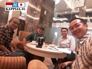 Foto Mulyono Lodji bersama pengurus DPP Kappija-21 usai rapat persiapan Regional Leaders Forum (RLF).