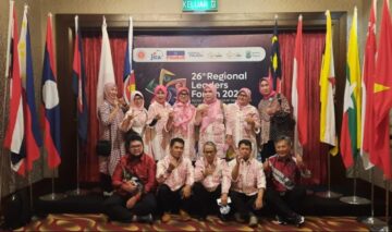Delegasi Indonesia di RLF Malaysia Berbusana Tenun