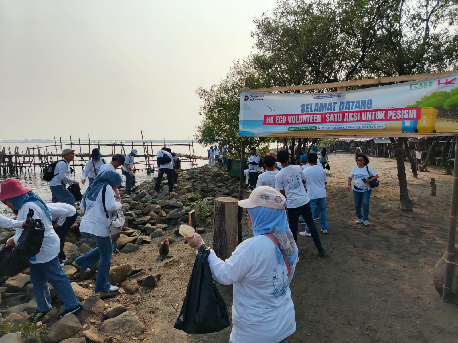KAPPIJA21 dan PAGE Gelar “41 Mata Air” di Jakarta Utara Giat bersih-bersih pantai Marunda